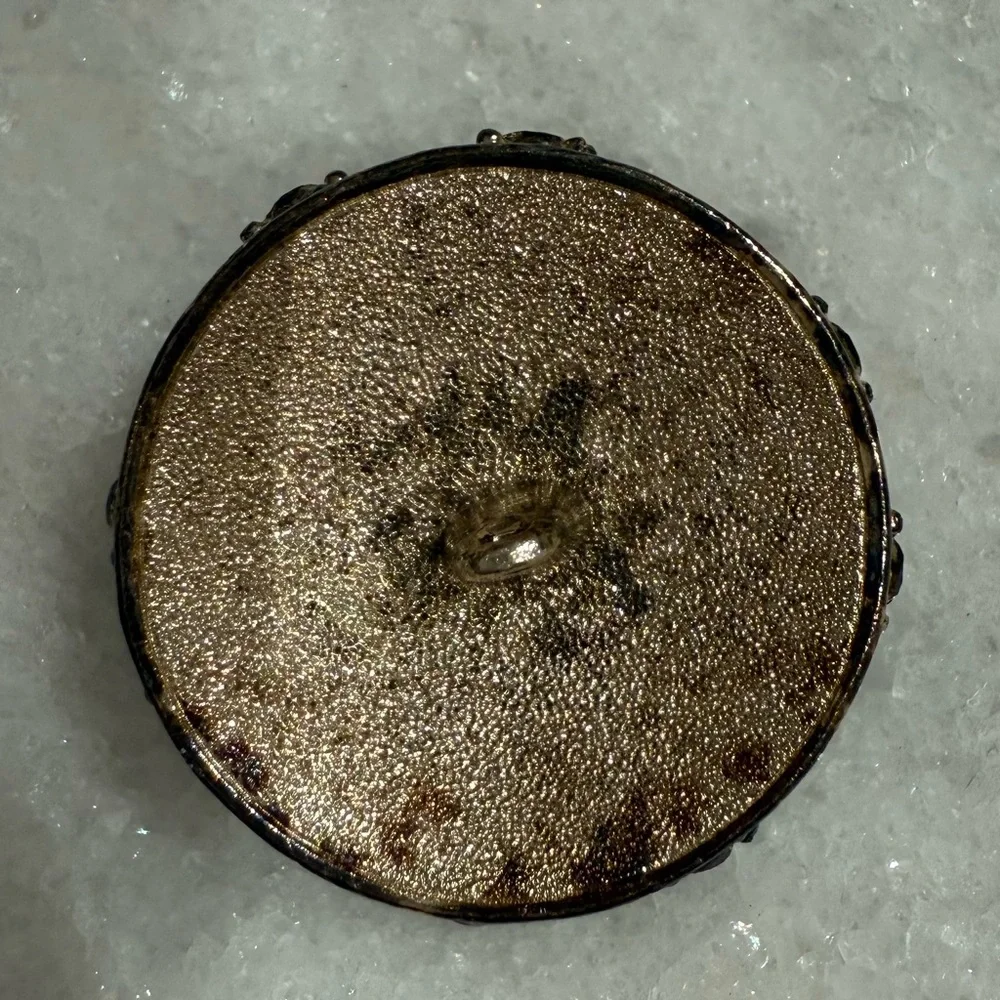 Gripoix 100% authentic Chanel  Black and Gold Button - Picture 7 of 9